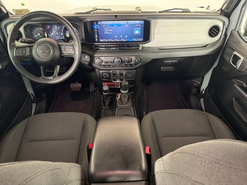 Used 2024 Jeep Wrangler Unlimited AWD/4WD image 21