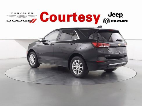 Used 2023 Chevrolet Equinox LT w/ Driver Convenience Package image 7