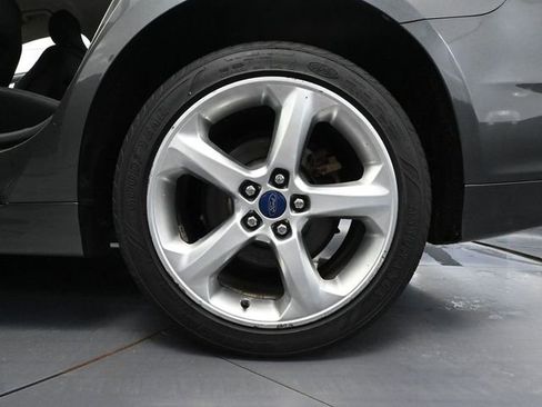 Used 2016 Ford Fusion SE w/ Equipment Group 201A image 12