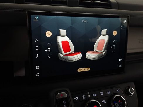 Used 2025 Land Rover Defender 110 S image 28