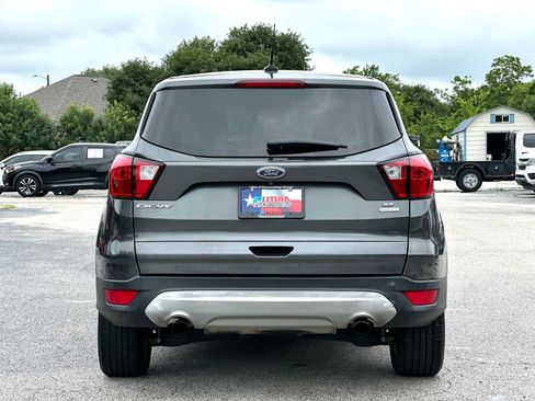 Used 2019 Ford Escape SE FWD image 14