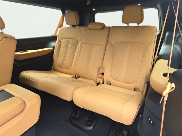 Used 2025 Jeep Grand Wagoneer L Series III w/ Rear Seat Video Group 1 AWD/4WD image 32