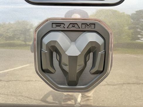 Used 2023 RAM 1500 Laramie AWD/4WD image 40