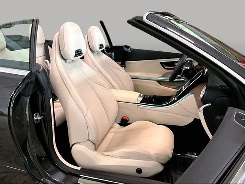 Used 2026 Mercedes-Benz CLE 300 4MATIC Cabriolet image 8