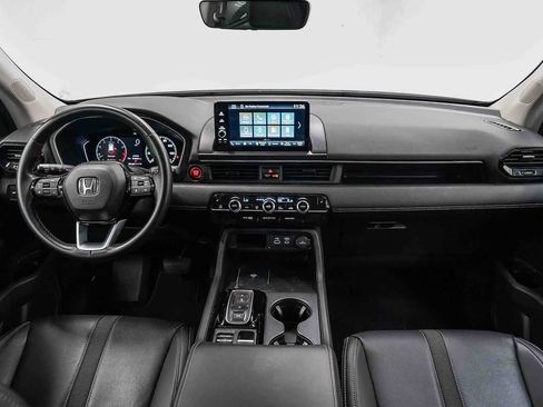 Used 2025 Honda Pilot EX-L image 12