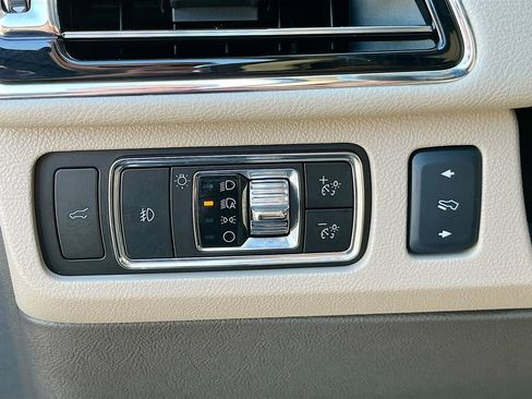 Used 2024 Lincoln Navigator Reserve image 10