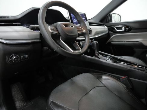 Used 2023 Jeep Compass Limited w/ Sun and Sound Group AWD/4WD image 12