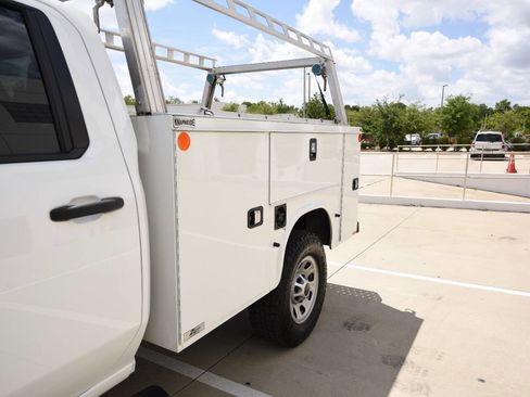 Used 2023 GMC Sierra 3500 Pro w/ Convenience Package image 11