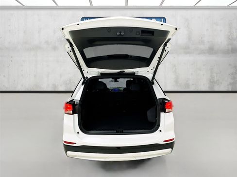 Used 2024 Chevrolet Equinox RS w/ RS Leather Package image 27