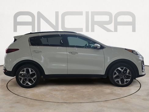 Certified 2022 Kia Sportage EX FWD image 9