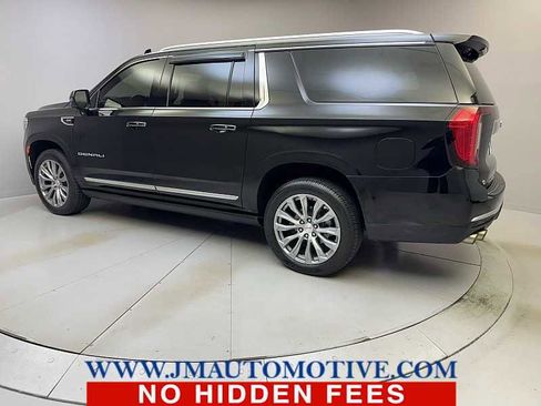 Used 2022 GMC Yukon XL Denali w/ Denali Premium Package image 3