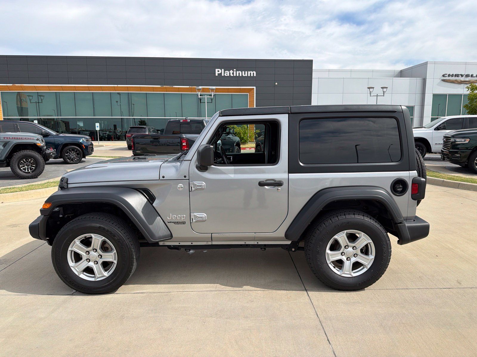 Used 2020 Jeep Wrangler Sport AWD/4WD image 2