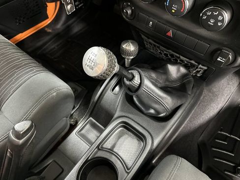 Used 2012 Jeep Wrangler Unlimited Sport AWD/4WD image 21