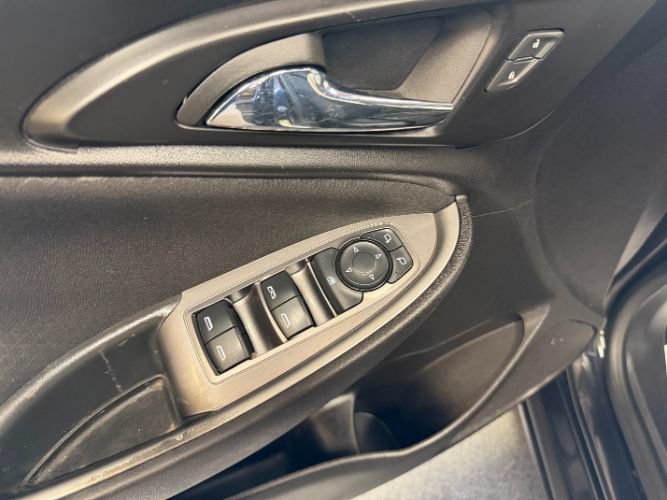 Used 2023 Chevrolet Malibu LT FWD image 10