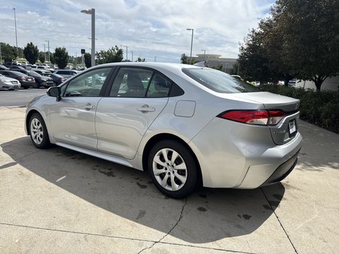 Used 2025 Toyota Corolla LE FWD image 7