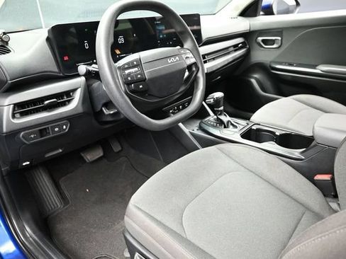 Used 2025 Kia K4 FWD image 21