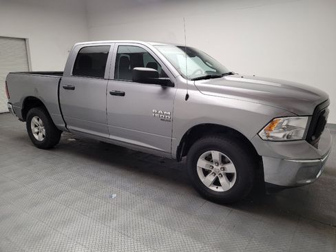 Used 2022 RAM 1500 Classic SLT AWD/4WD image 11