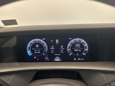 New 2026 Volkswagen Tiguan SE R-Line AWD/4WD image 11