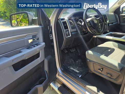 Used 2020 RAM 1500 Classic SLT w/ Luxury Group AWD/4WD image 10