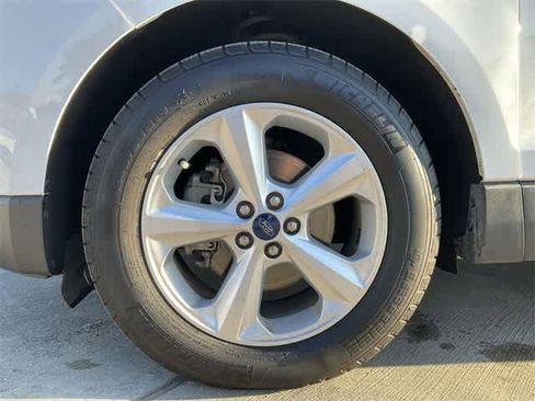 Used 2020 Ford Edge SE image 11