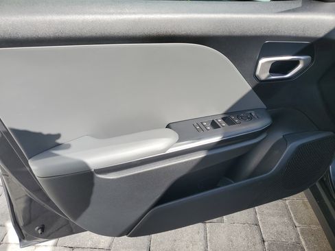 Used 2025 Kia K4 LX image 16