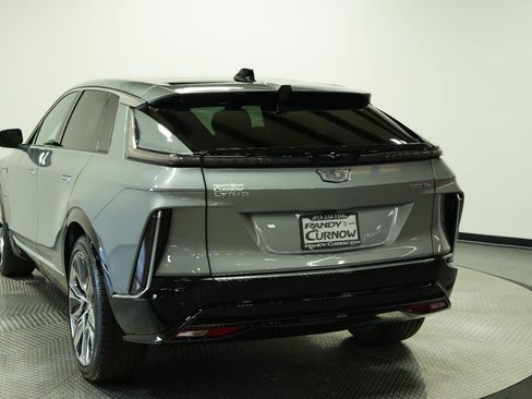 Used 2026 Cadillac Lyriq Signature Luxury w/ Nappa Leather Package AWD/4WD image 5
