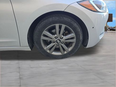 Used 2018 Hyundai Elantra SEL image 10