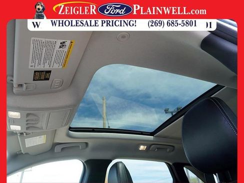 Used 2023 Ford Escape Platinum image 18