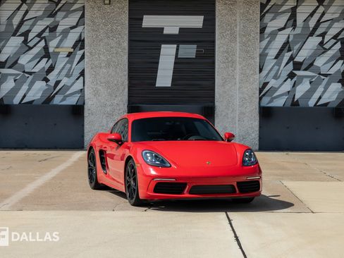Used 2020 Porsche 718 Cayman S RWD image 1