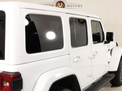 Used 2022 Jeep Wrangler Unlimited Sahara AWD/4WD image 40