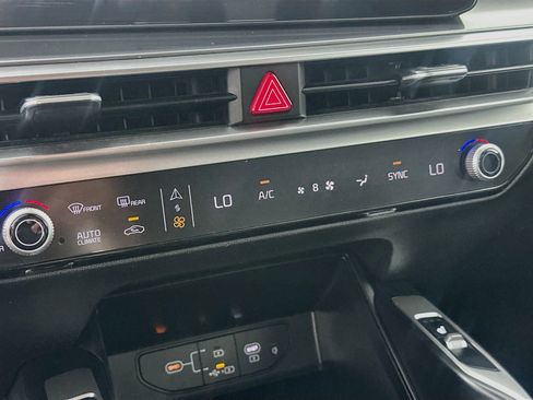 Used 2024 Kia Sorento S FWD image 24