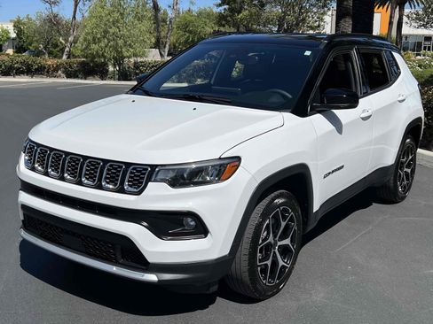 Used 2025 Jeep Compass Limited AWD/4WD image 16