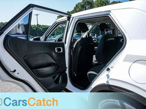Used 2022 Hyundai Venue SE FWD image 33