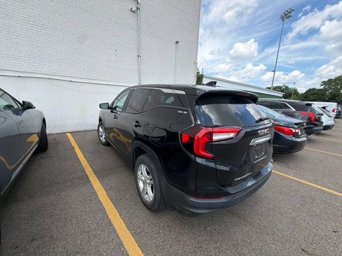 Used 2022 GMC Terrain SLE FWD image 8