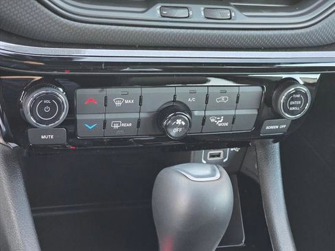 New 2026 Jeep Compass Latitude image 16