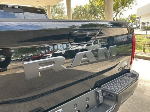 Used 2025 RAM 2500 Limited AWD/4WD image 30