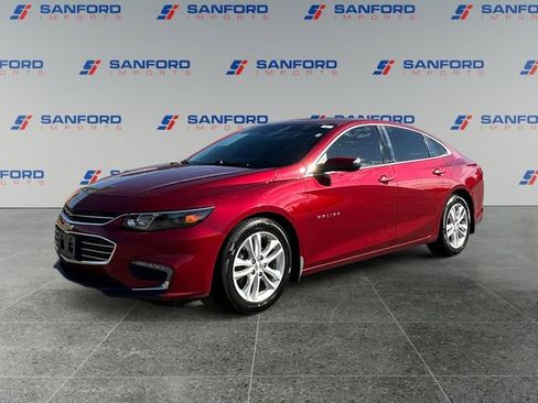 Used 2018 Chevrolet Malibu LT image 1