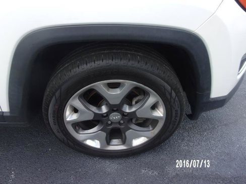 Used 2021 Jeep Compass Limited AWD/4WD image 13