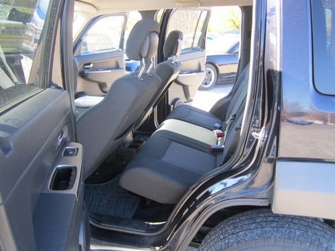 Used 2011 Jeep Liberty Renegade image 10