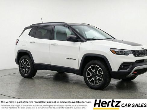 Used 2025 Jeep Compass Trailhawk AWD/4WD image 1