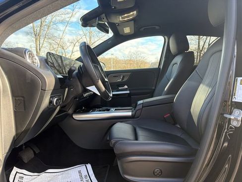 Used 2025 Mercedes-Benz GLA 250 4MATIC image 36