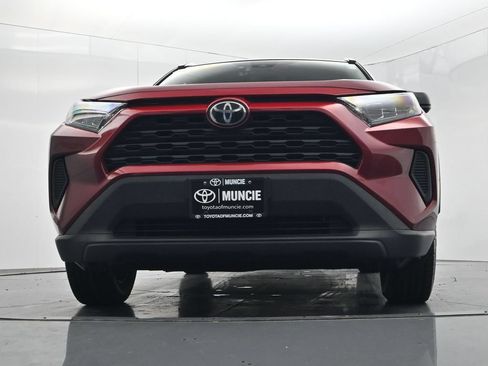 Used 2021 Toyota RAV4 LE AWD/4WD image 37