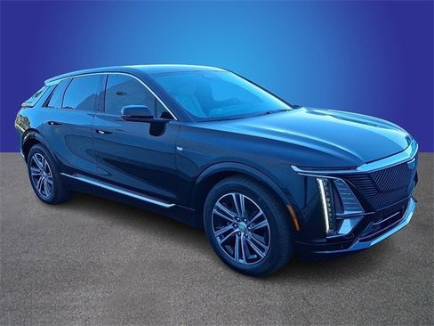 New 2026 Cadillac Lyriq Luxury image 3