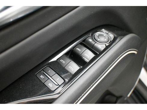 Used 2023 Cadillac Escalade Premium Luxury image 34