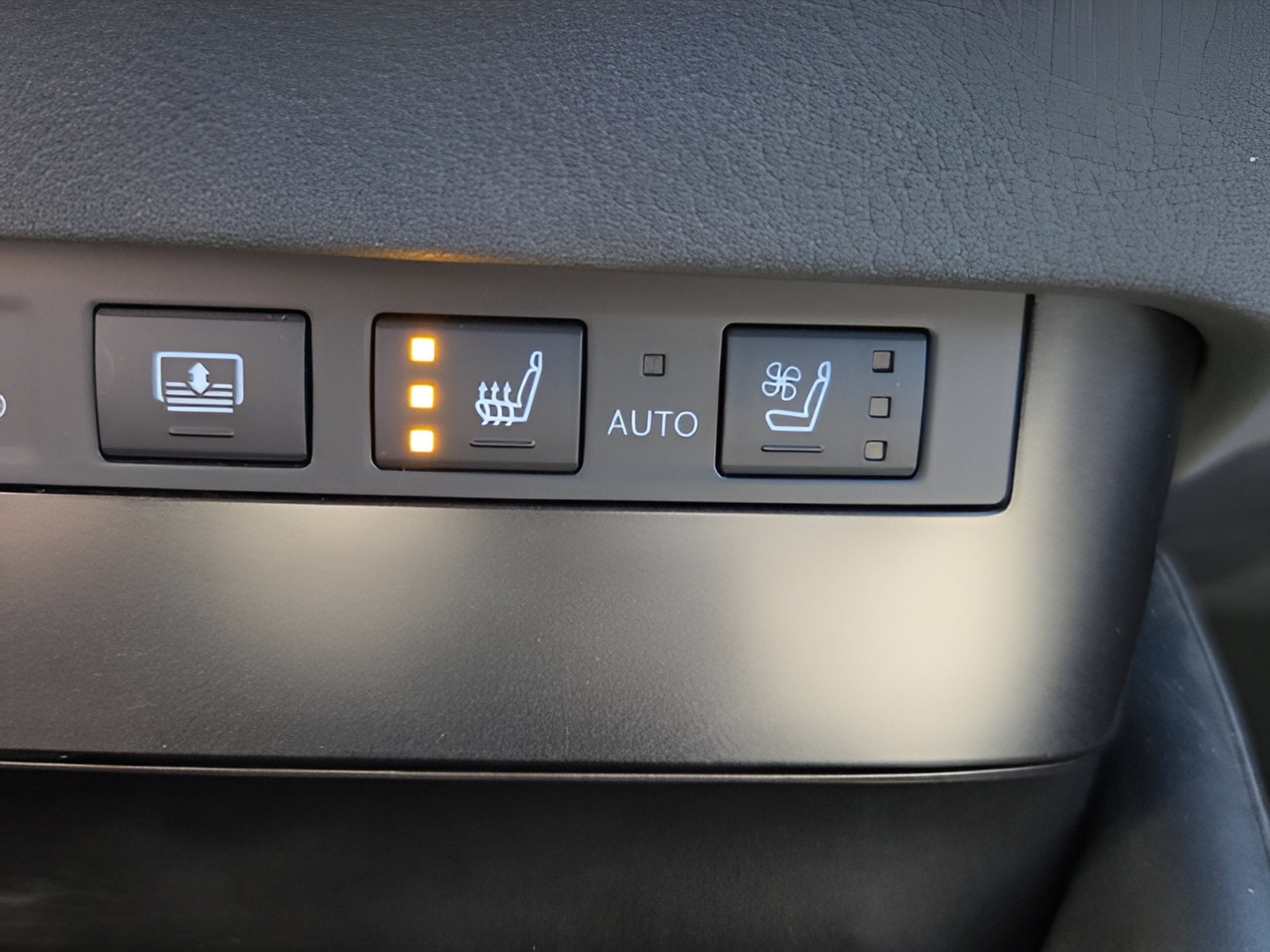 Certified 2024 Lexus ES 300h F Sport w/ Accessory Package (Z2) FWD image 20