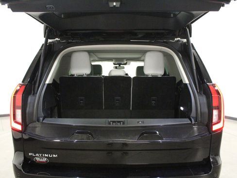 Used 2025 Ford Expedition Platinum w/ Driver's Package AWD/4WD image 14