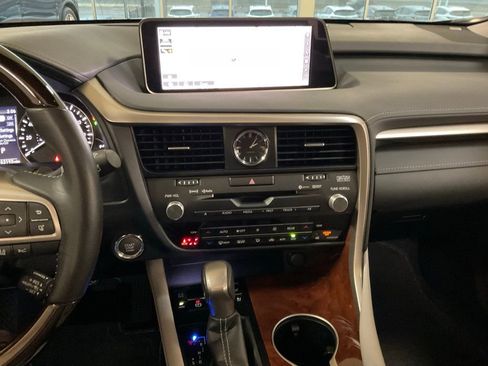 Used 2019 Lexus RX 350L Premium w/ Premium Package image 16