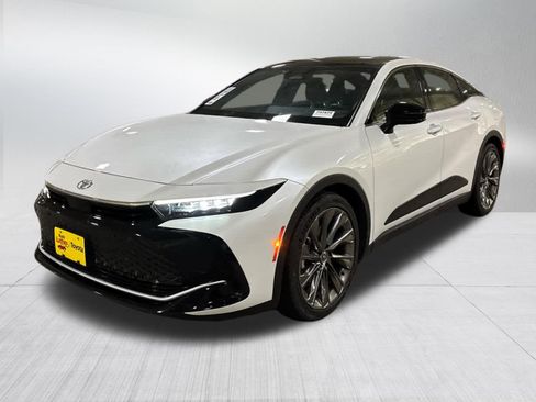 Certified 2026 Toyota Crown Limited w/ Advanced Technology Package image 3