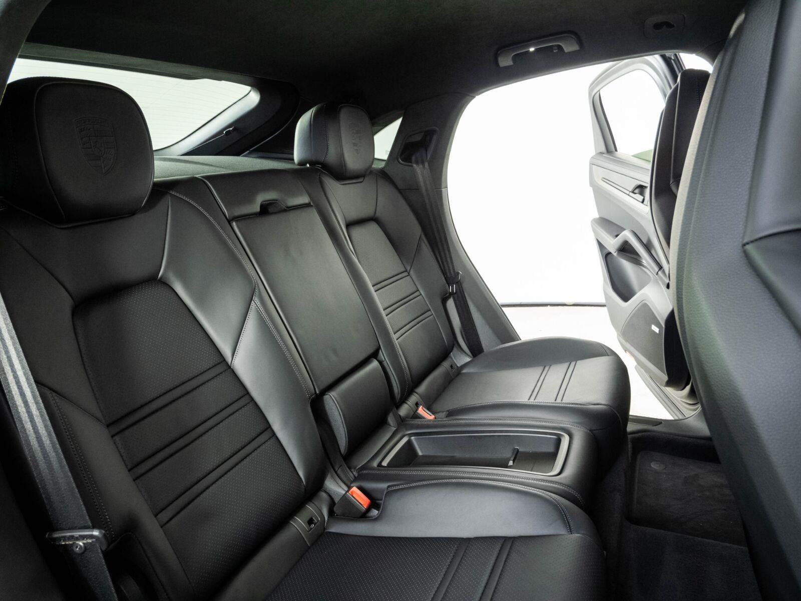 New 2026 Porsche Cayenne Turbo GT AWD/4WD image 23