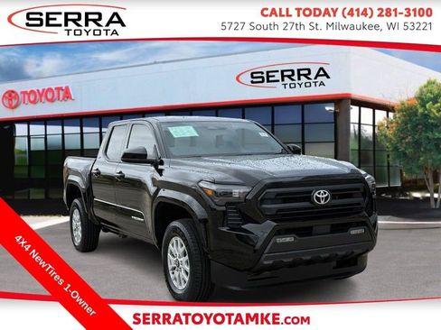 Used 2025 Toyota Tacoma SR AWD/4WD image 1